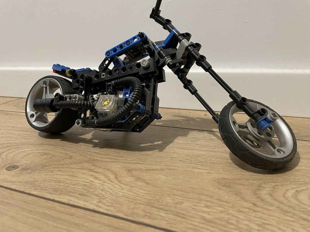 Lego technic 8417 motocykl chopper
