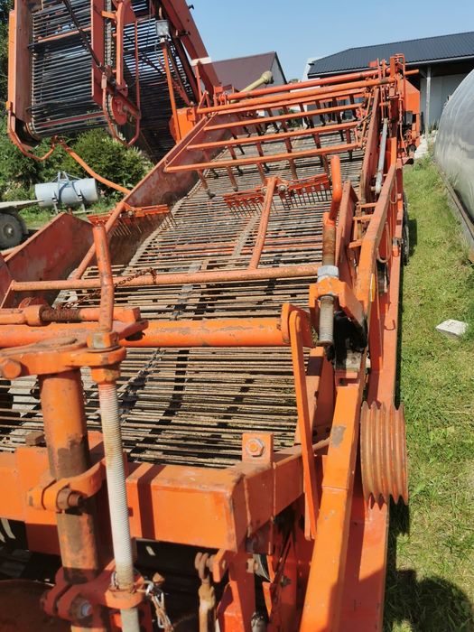 Kombajn AMAC do zbioru buraczka ćwiklowego i ziemniaka