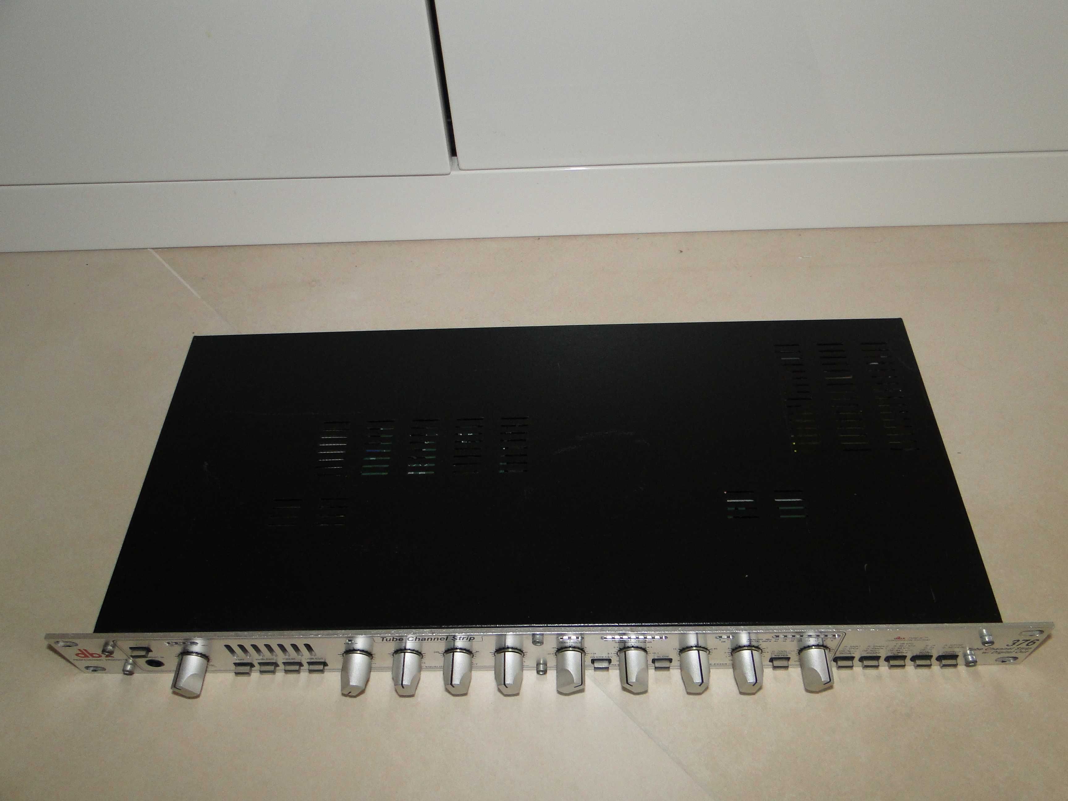 Lampowy Przedwzmacniacz Mikrofon Kompresor DBX 376 TUBE CHANNEL STRIP