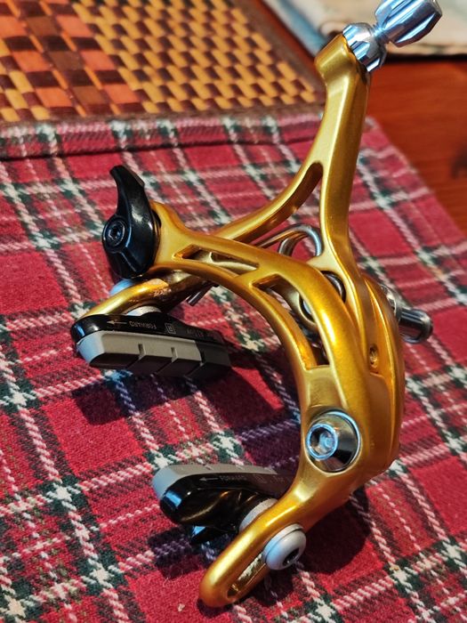 Hamulec szczękowy ZŁOTY.