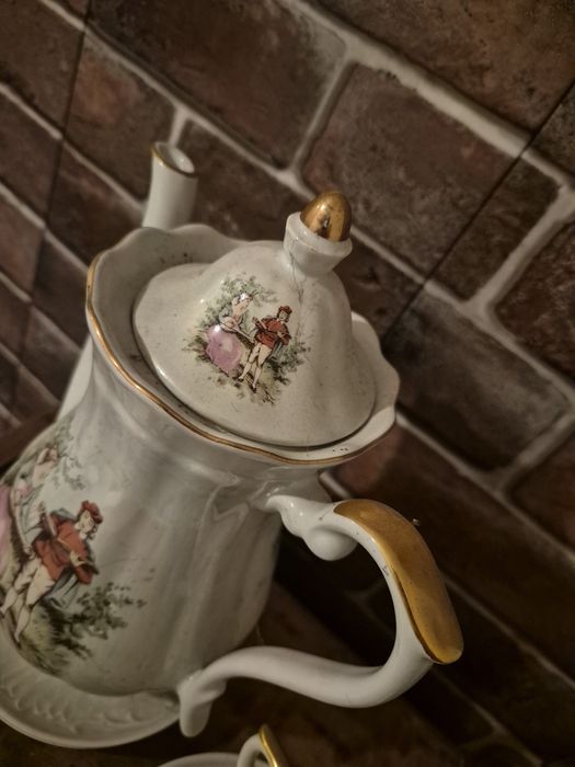 Stara porcelana dzbanek mlecznik