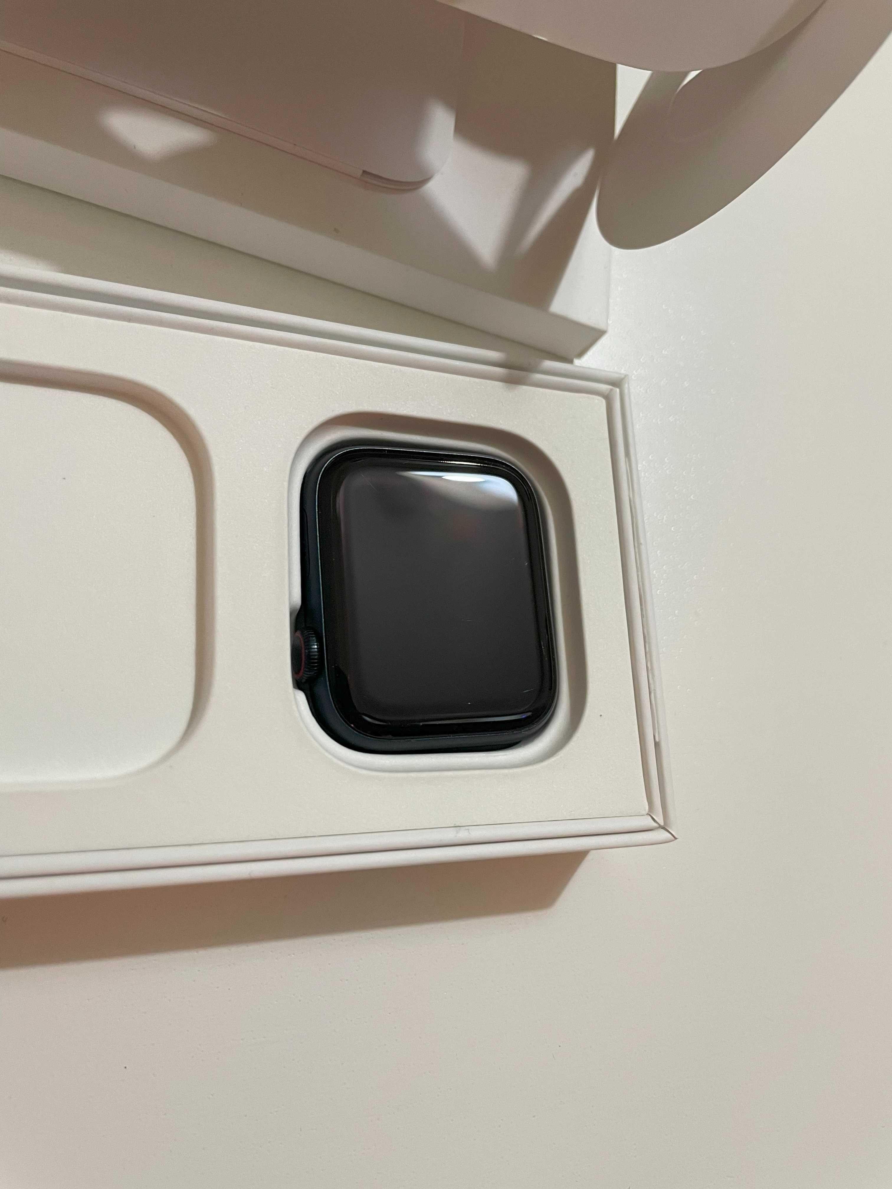 Apple Watch SE (44mm GPS+Celular)