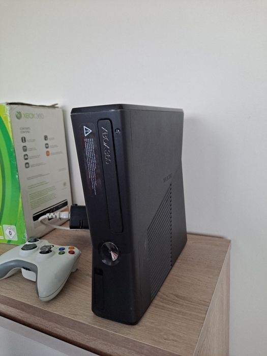 Konsola XBOX 360 RGH Slim 250GB +Pudełko