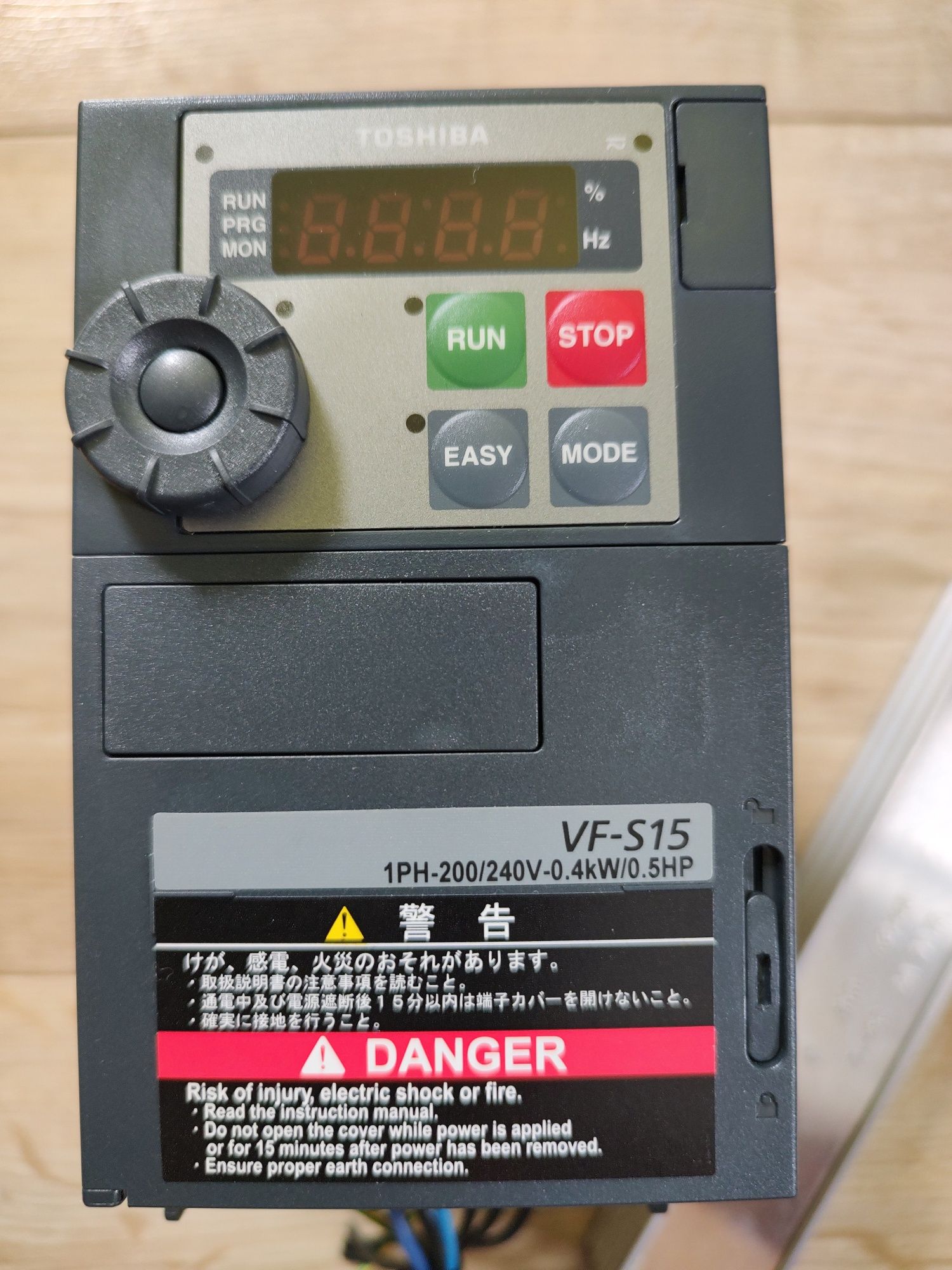 Falownik Toshiba VF-S15 0,4 kW jednofazowy