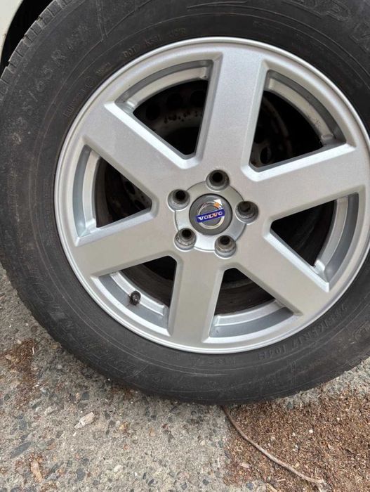 Oryginalne alufelgi 17 cali Volvo XC90 szer.7J/ET49