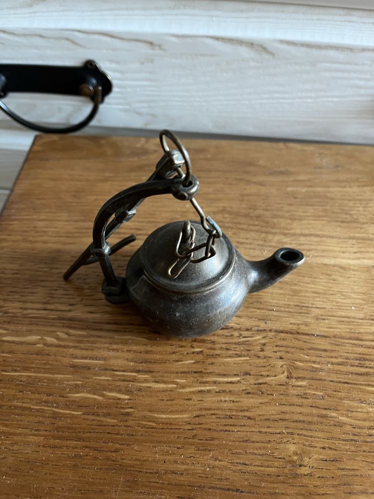 Antyczna lampa oliwna z mosiądzu – w stylu orientalnym