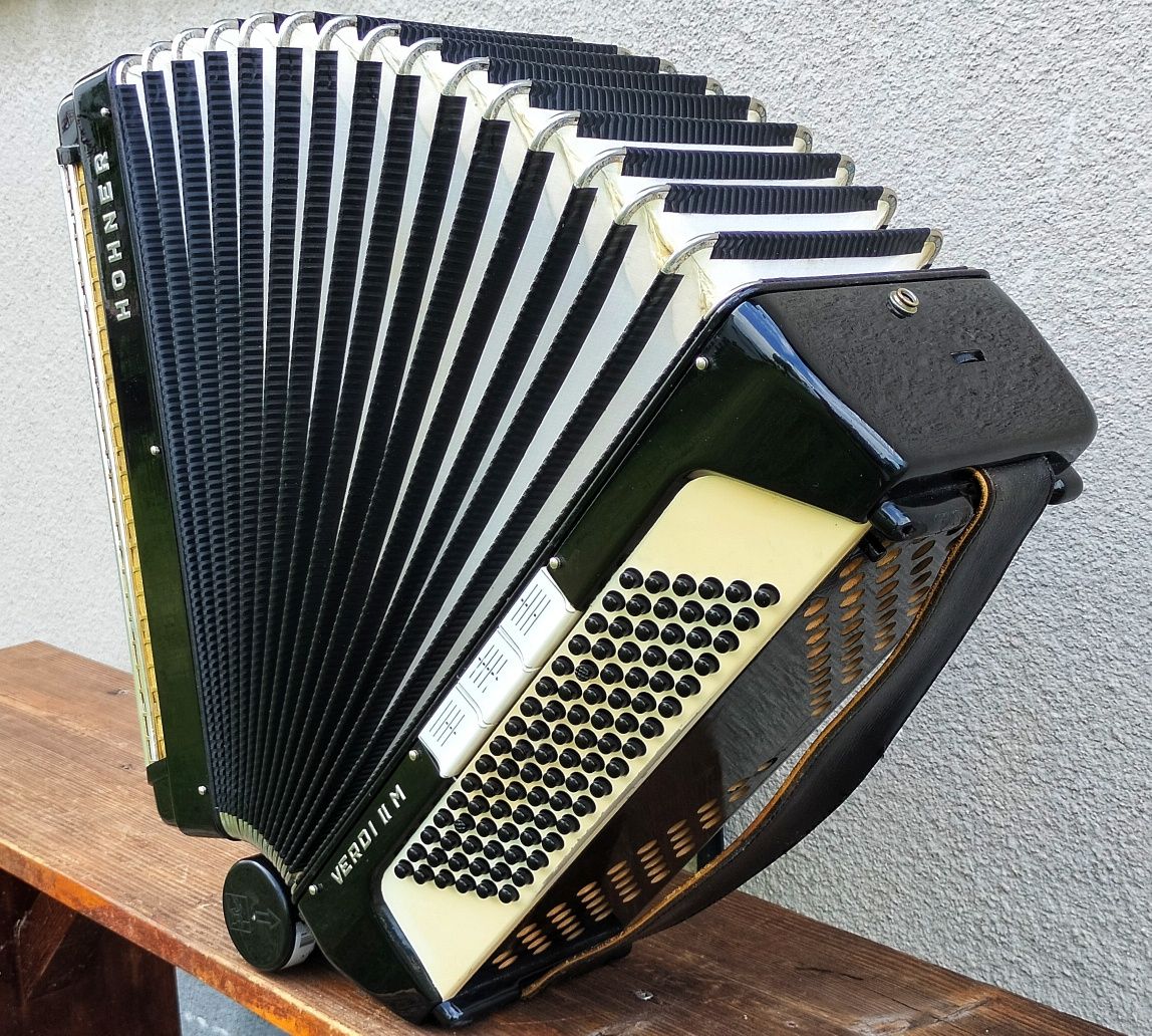 Akordeon Hohner Verdi II M 96 basów - super stan