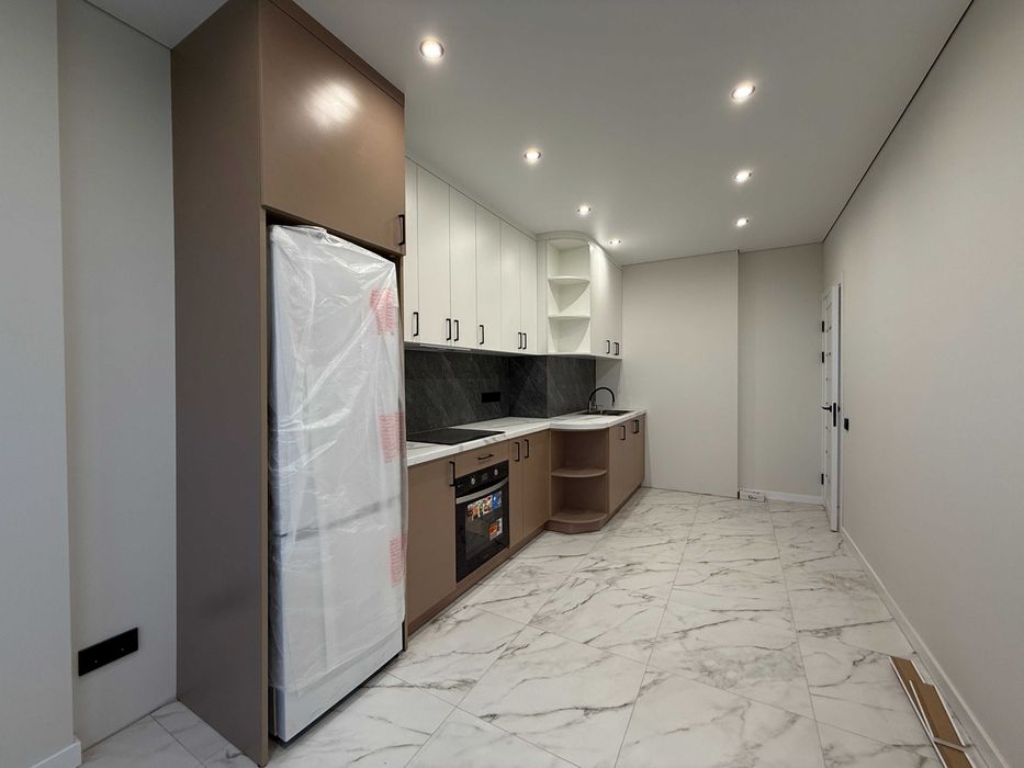 Видова квартира з люкс ремонтом! Центральний парк,без комісії! Торг є!