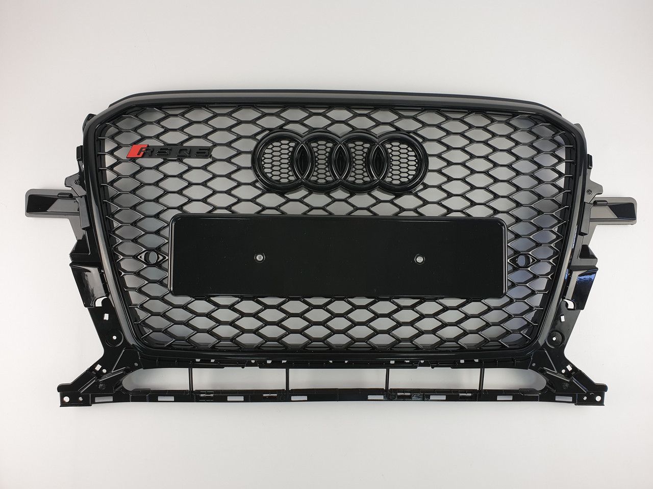 Решетка радиатора Audi Q5 2012-2016 Черная (в стиле RS)
