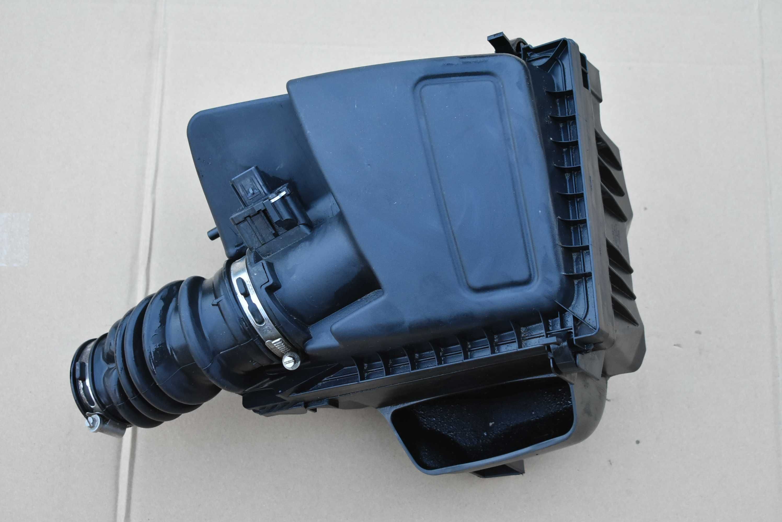 Ford Kuga MK3 obudowa filtra powietrza LX61-9600-EA