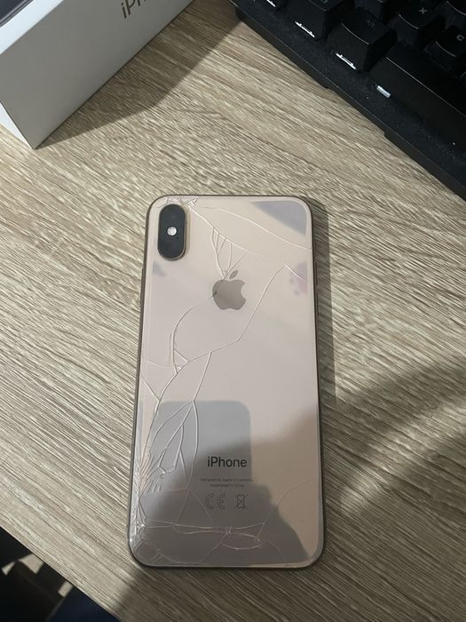 Iphone xs dourado com 64gb 77% bateria