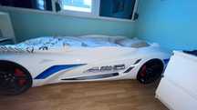 Cama em forma de carro