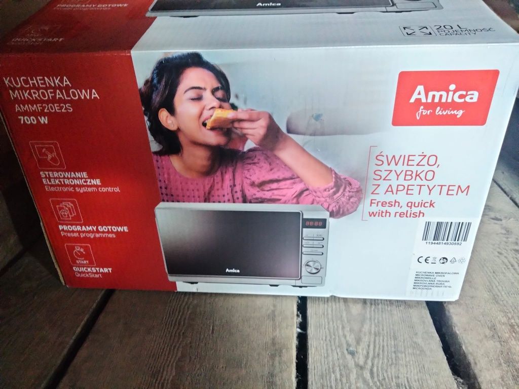Mikrofala Amica 700 W