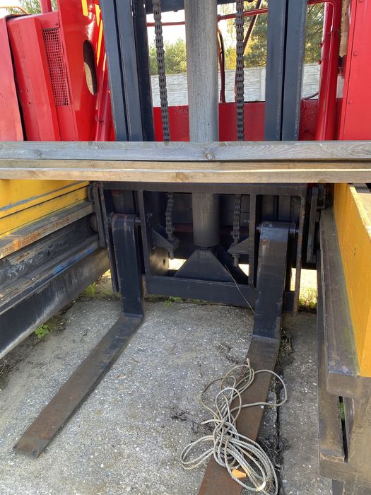 Wózek widłowy bocznego zaladunku  5 ton