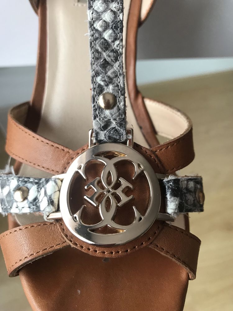 Sandalias  Guess