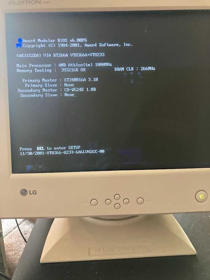 Komputer gamingowy retro Athlon monitor CRT LG Flatron 775 FT 17 cali