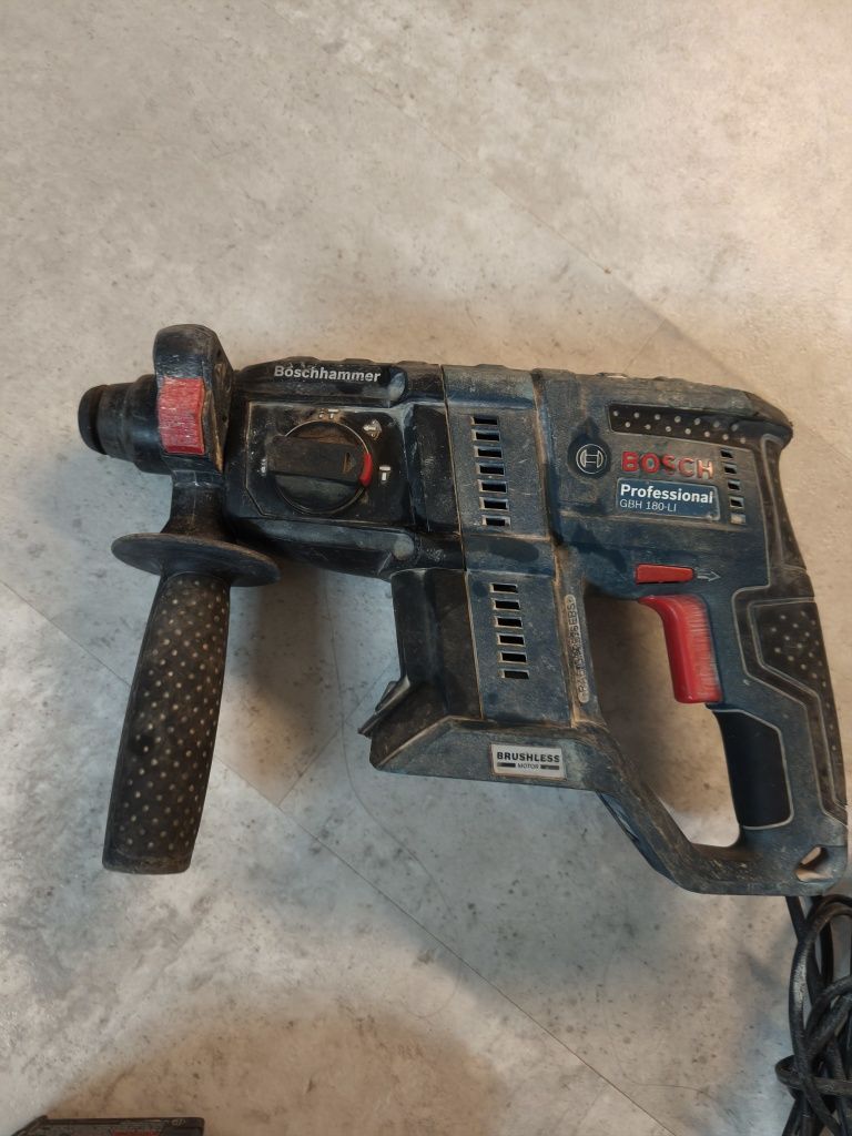 Продам періератор Bosch GBH 180-Li Professional,