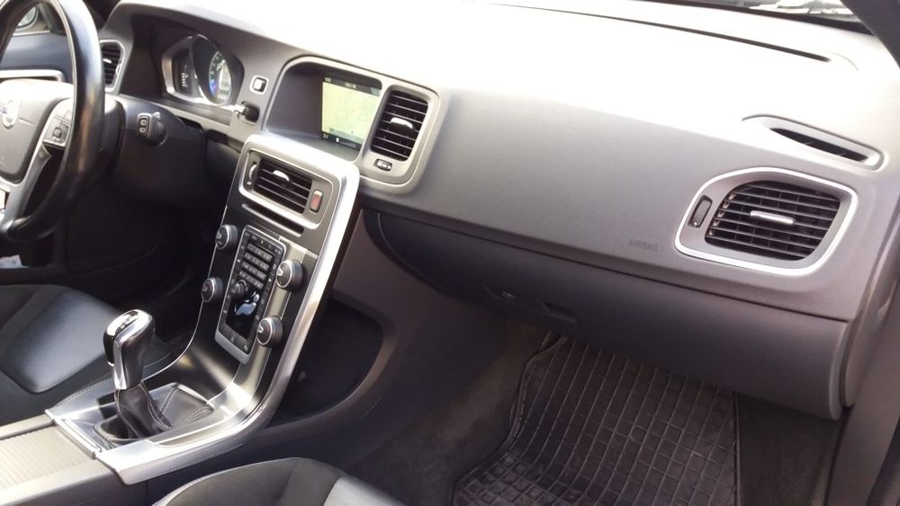 Volvo v60 r design 2015
