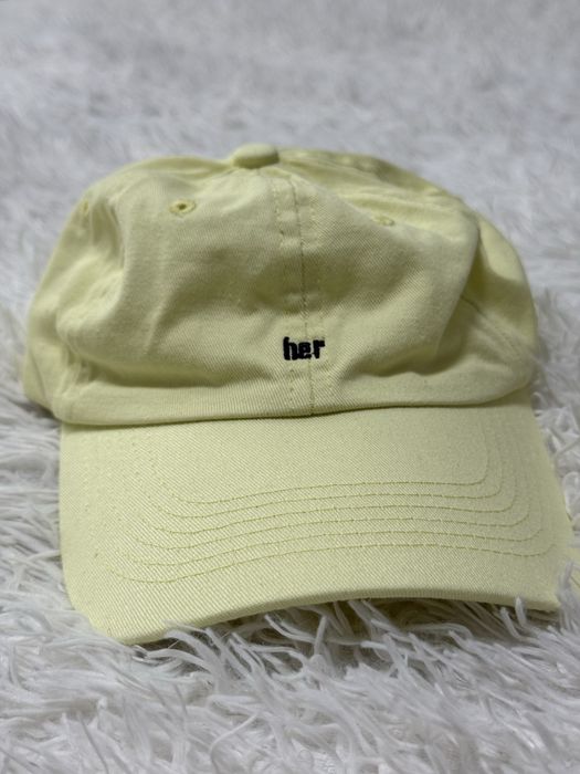 Кепка лимонного кольору