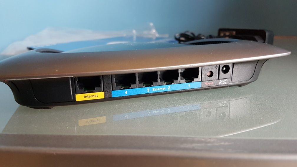 Router WIFI (2 Anteny) Linksys Cisco WRT160n v3