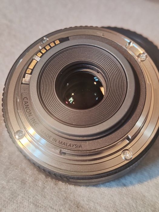 Lente Canon 24mm f2.8 STM EF-S