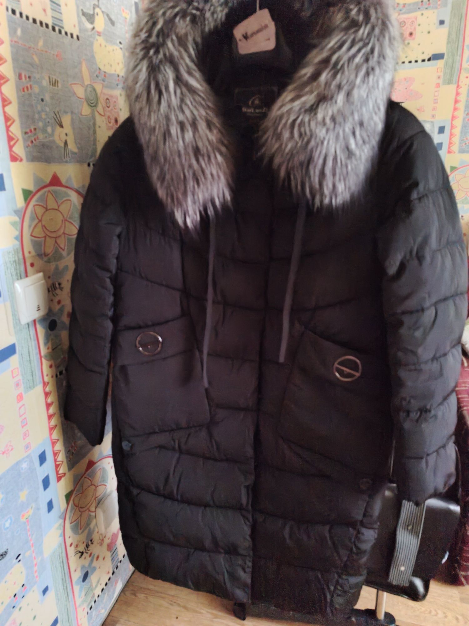 Продам зимнюю женскую куртку