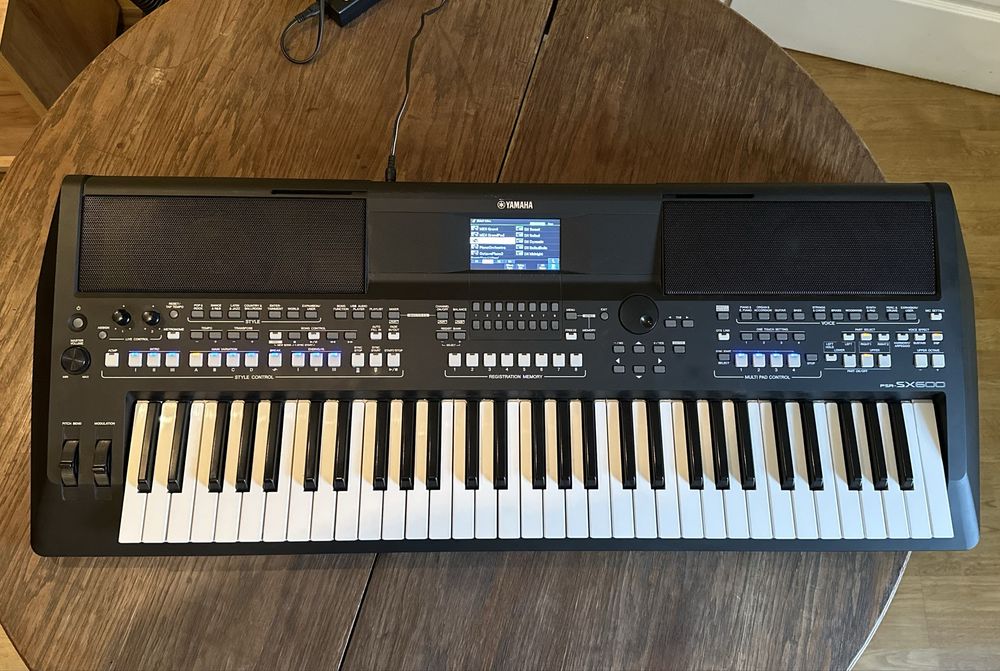 Keyboard Yamaha PSR-SX600 arranger
