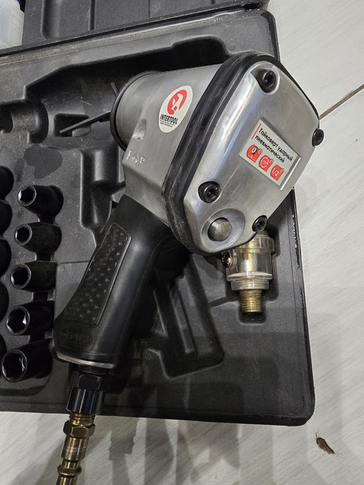 Гайковерт пневматичний у кейсі набір головок 17 1/2" INTERTOOL PT-1101