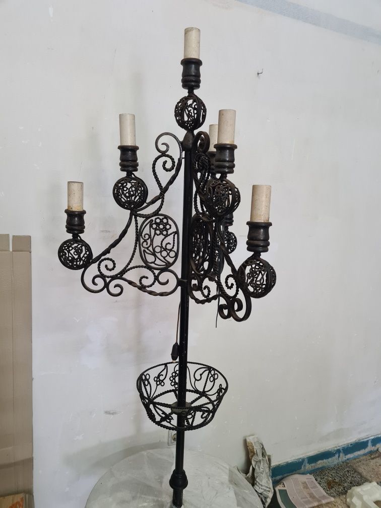Candeeiro eléctrico c/ mesa em vidro