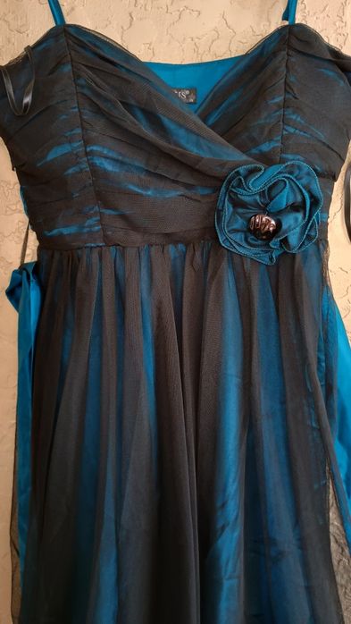 Нарядна жіноча сукня