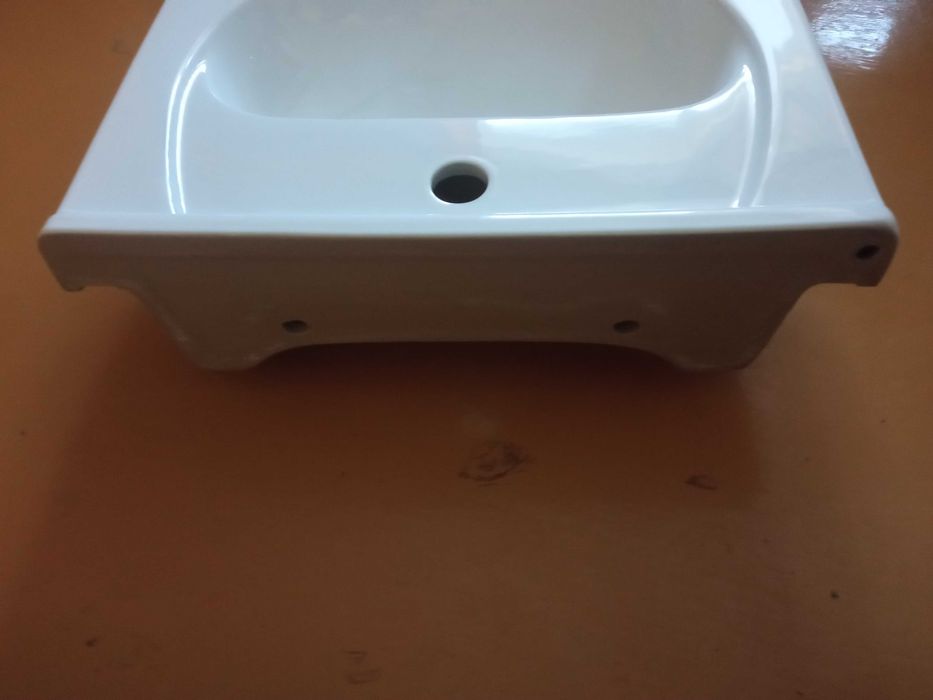 Umywalka ceramiczna w rozmiarze 50cm do szafki Piano