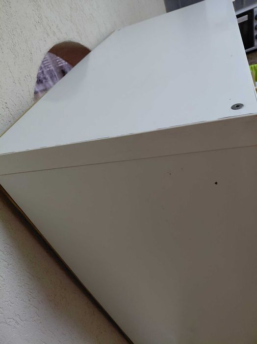 Móvel com prateleiras branco com 3 níveis, em bom estado