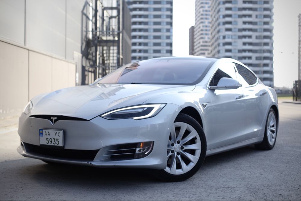 Tesla S 75 D Pnevmo 8міс 17 рік.
