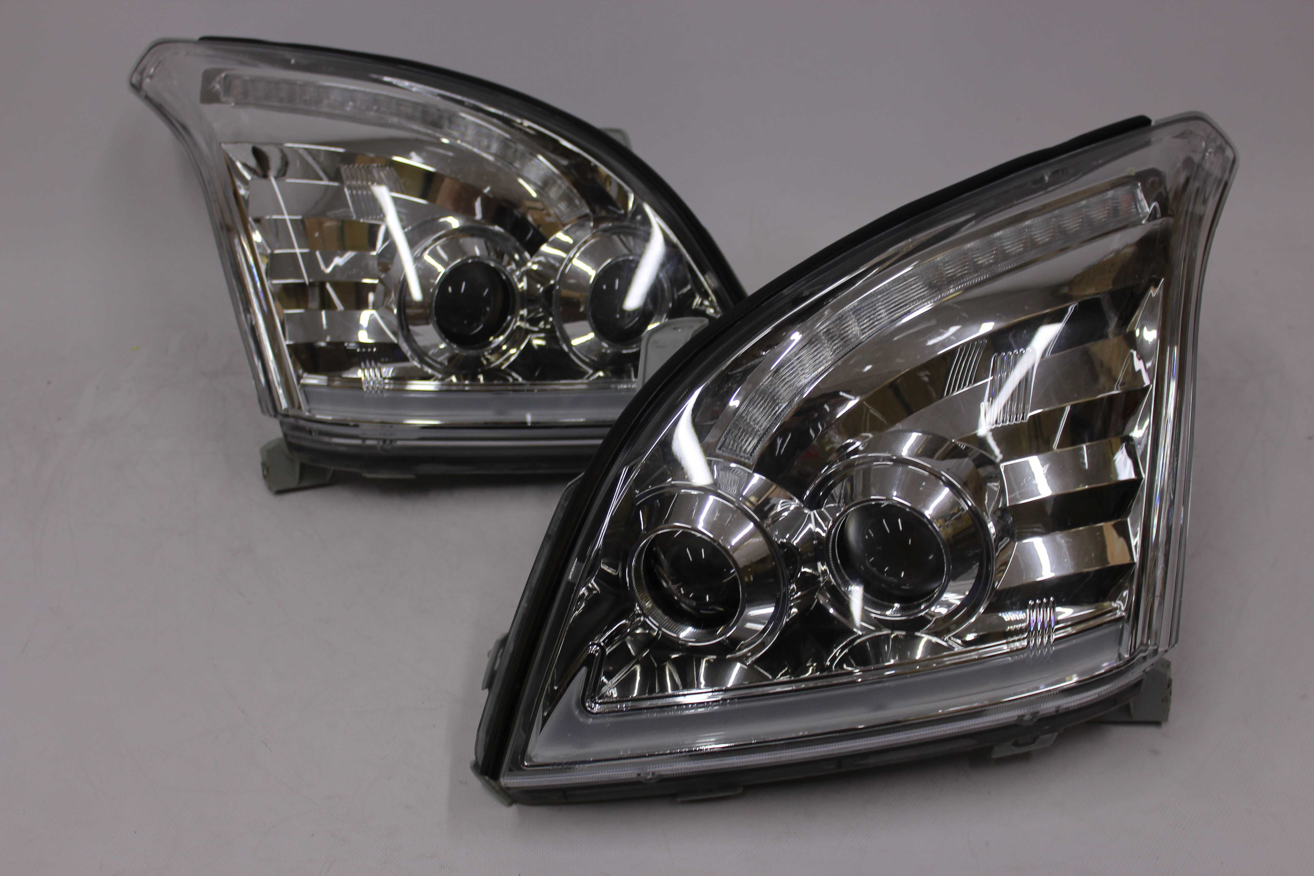 Lampy przednie przód TOYOTA LAND CRUISER 120 r. 03-09 LED BAR DYNAMIC