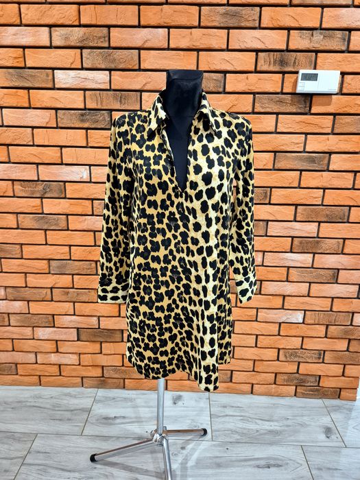 Koszulowa sukienka w panterke zara