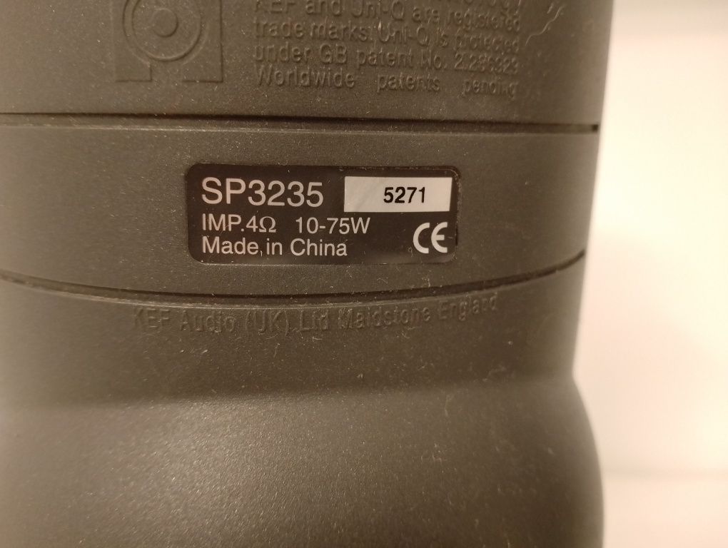 Colunas KEF SP3235