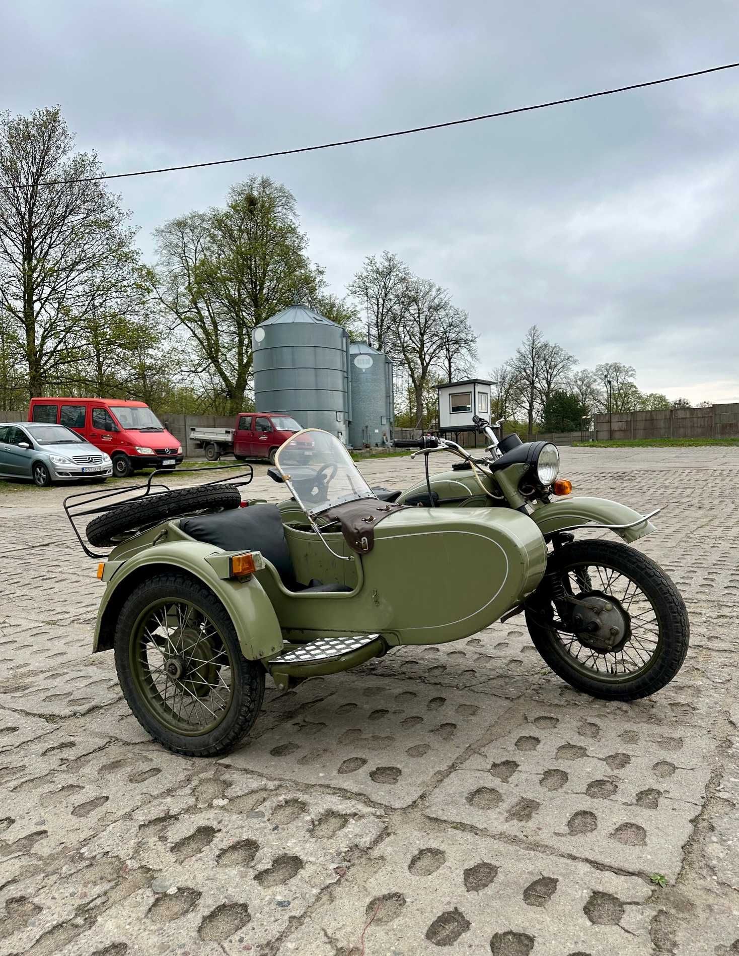 URAL 650 Dniepr z wózkiem bocznym