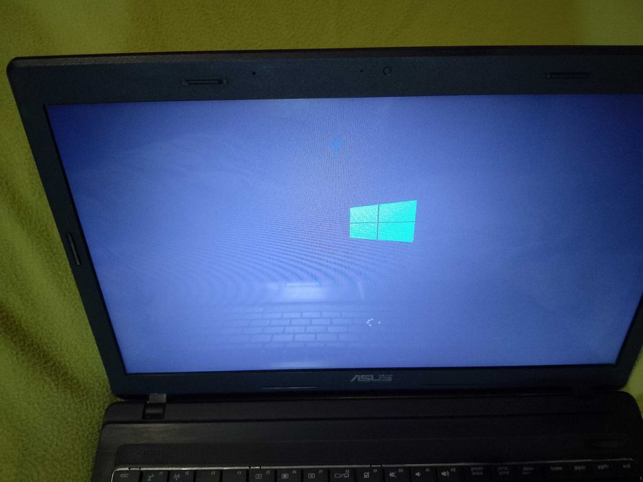 Ноутбук ASUS Х54С 6 Гб ОЗУ, SSD 120 Гб и HDD 500 Гб