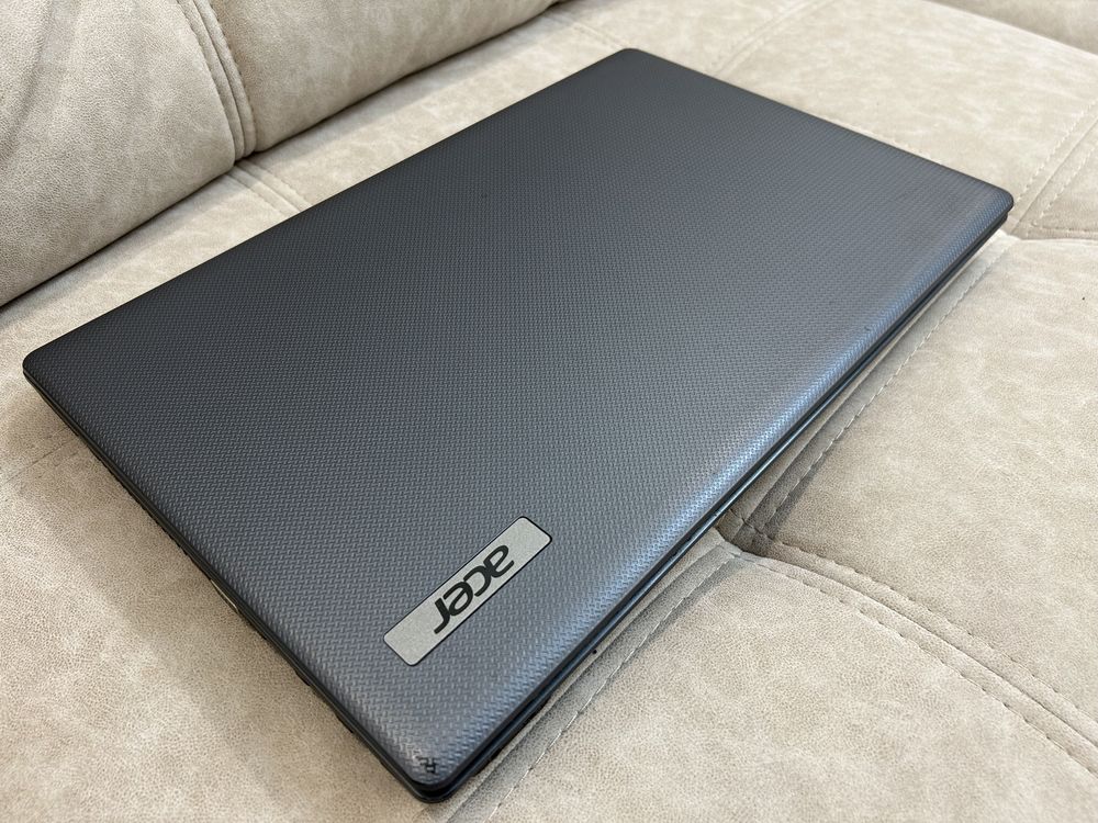 Продам ноутбук Acer Aspire 5749 в хорошому стані.