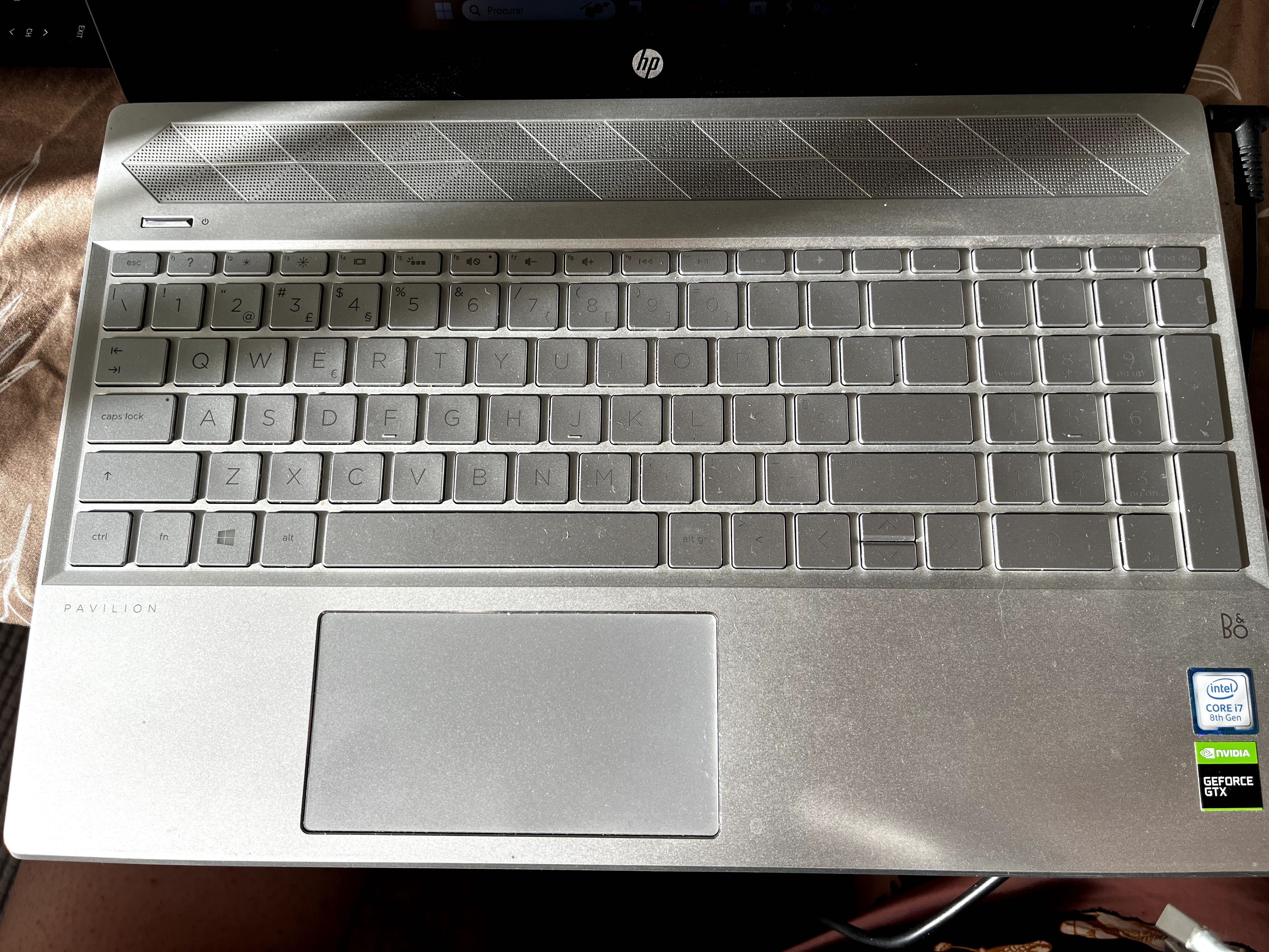 Portátil HP Pavilion 15  i7-8565U