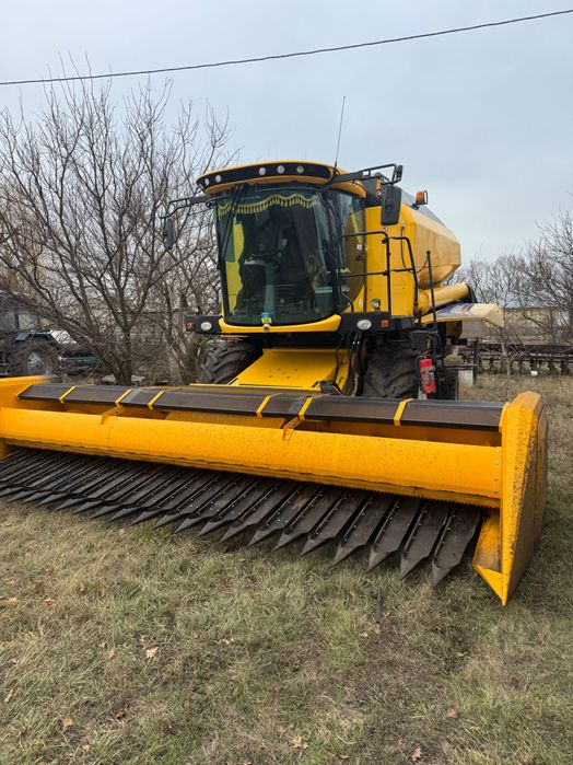 Комбайн New Holland TC5.90