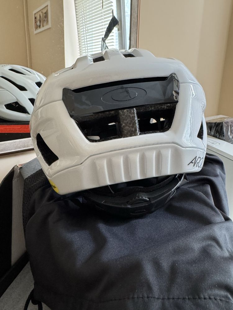 Kask rowerowy oakley ARO 3 Endurance MIPS r M