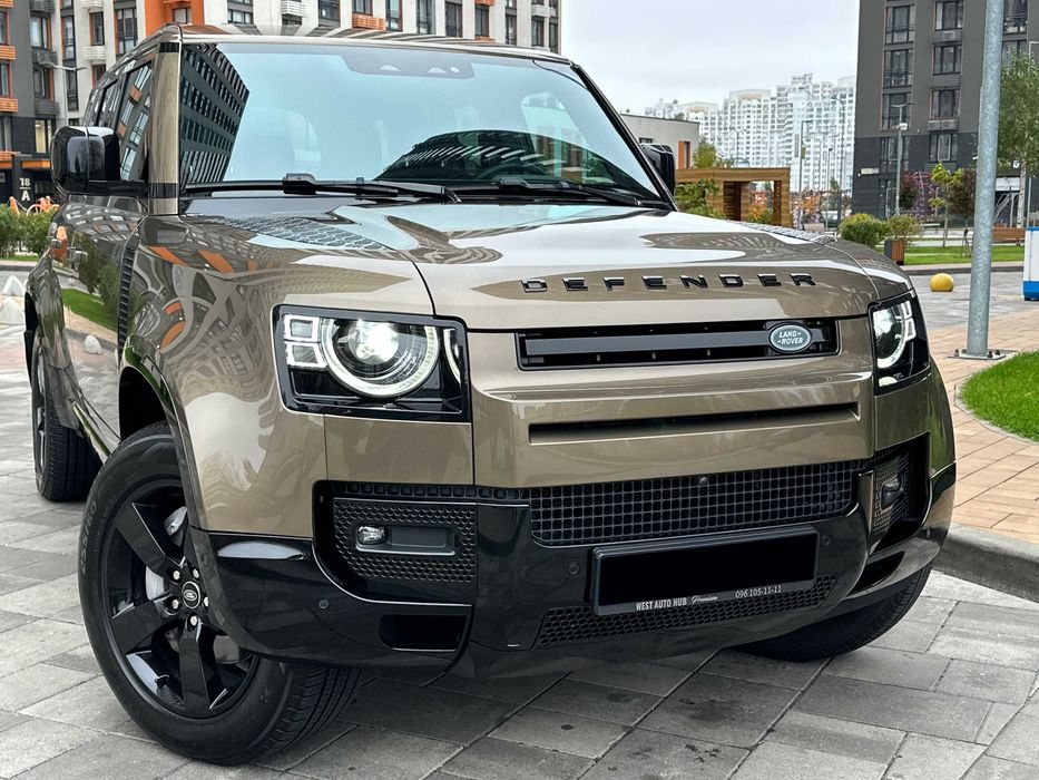 Land Rover Defender D300 X-Dynamic