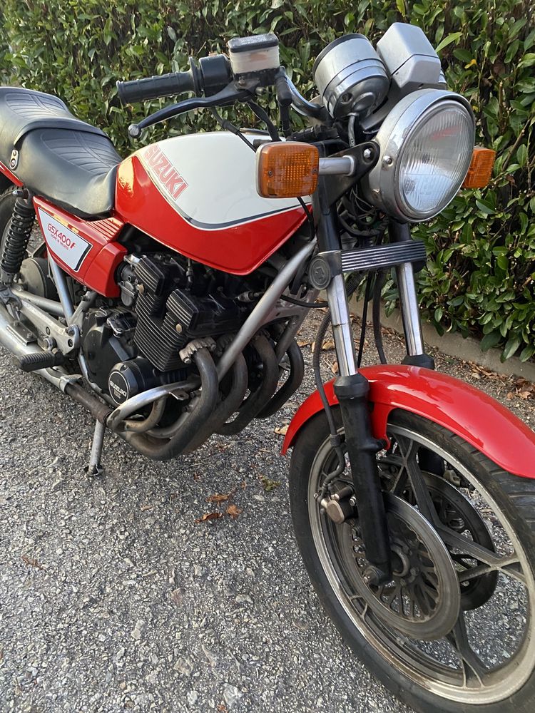Suzuki GSX 400F Katana