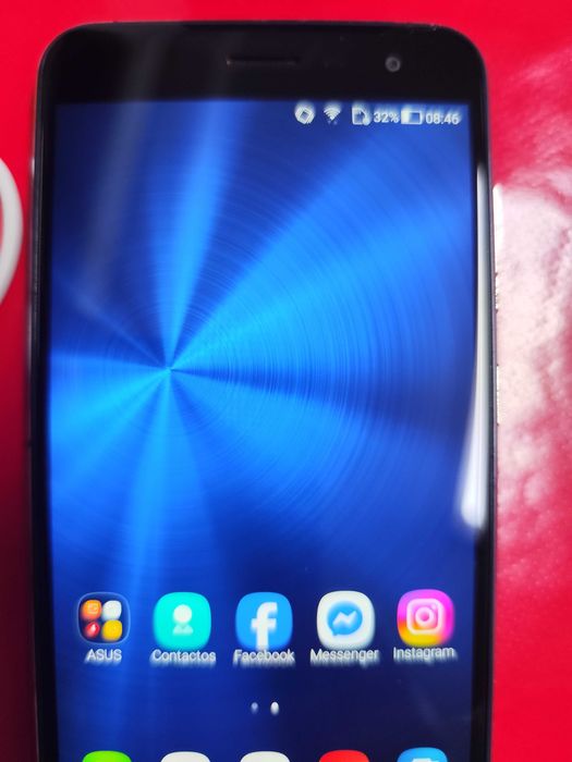ASUS ZenFone na caixa