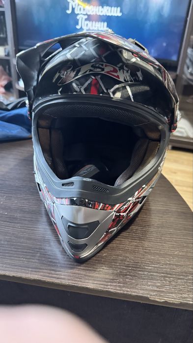 Шолом кросовий із візором LS2 MX433 чорно-червоний