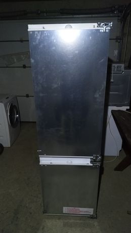 Холодильник під забудову Neff 285 L