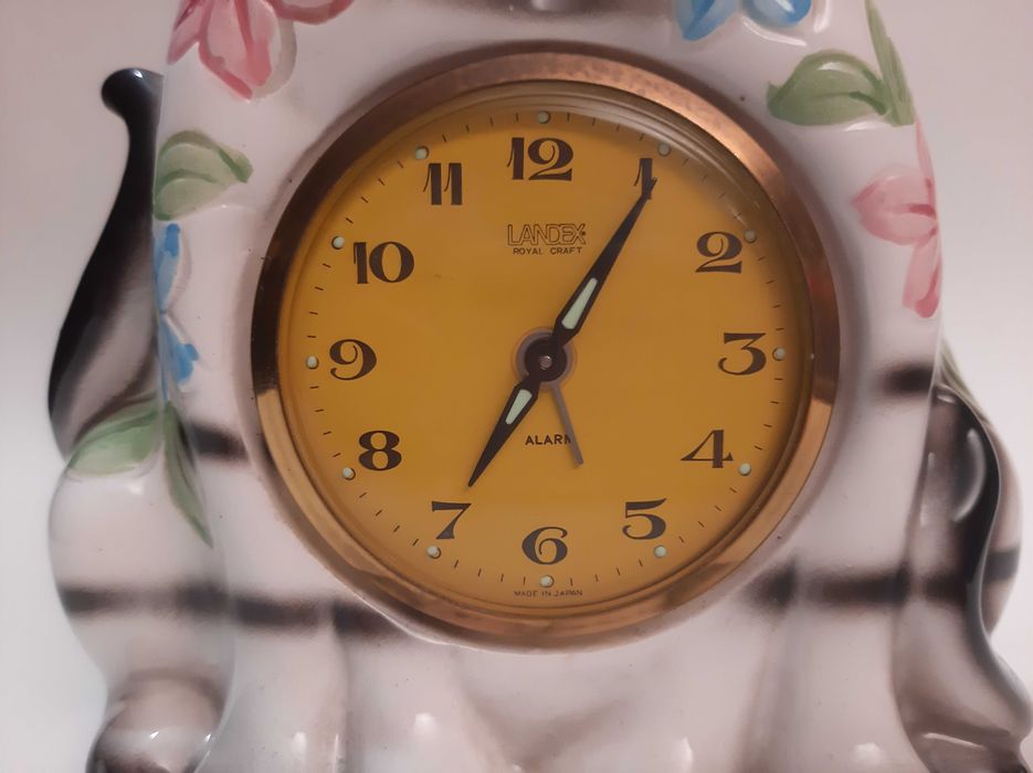 Relógio vintage Japão estatueta casal de gatos cerâmica Kitsh