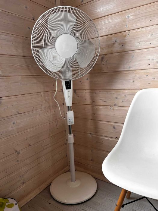 Wiatrak WENTYLATOR Obrotowy Na PILOTA Super STAN Jak NOWY Polecam