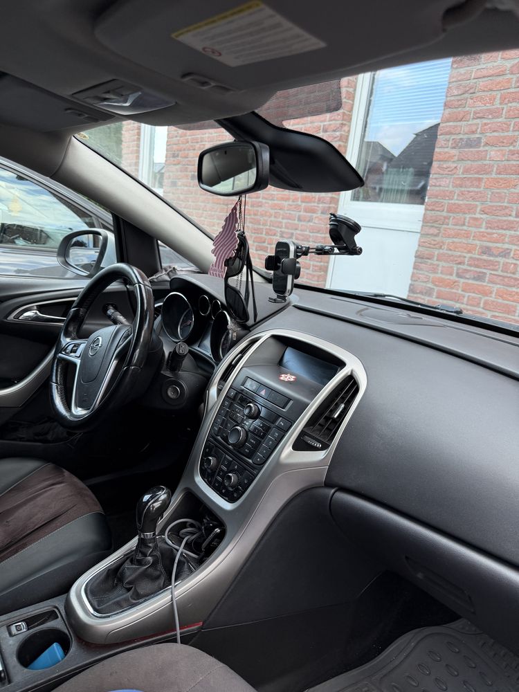 Opel Astra J 2011, 1.7 CDTI
